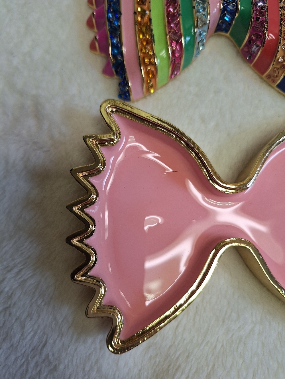 BaubleBar Farfalle Bow Tie Pasta Trinket Box Rainbow Rhinestone Catchall + Box - Picture 3 of 16